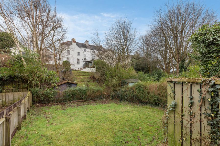 8 Kirkliston Gardens