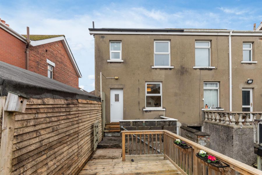 8 Kirkliston Gardens