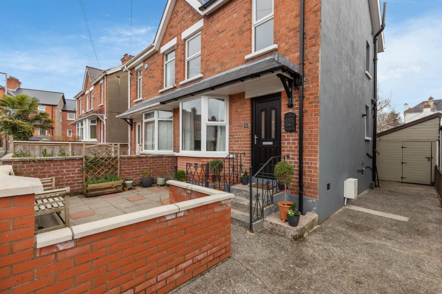 8 Kirkliston Gardens