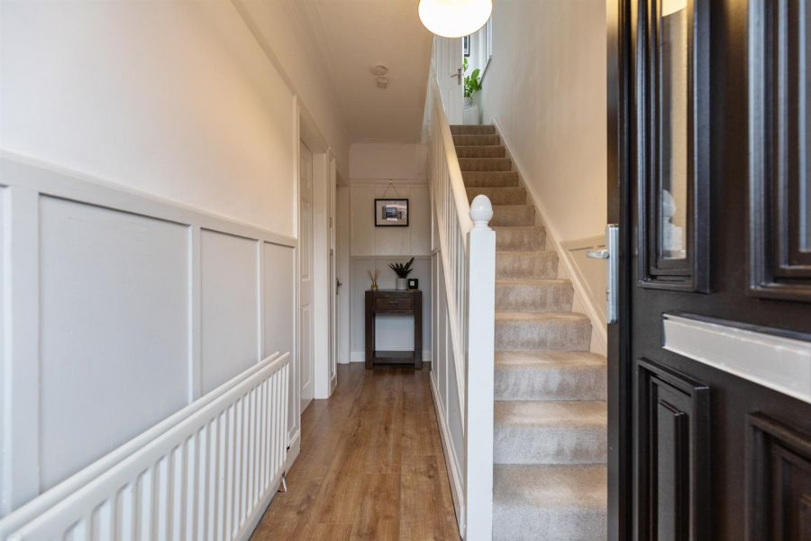 8 Kirkliston Gardens