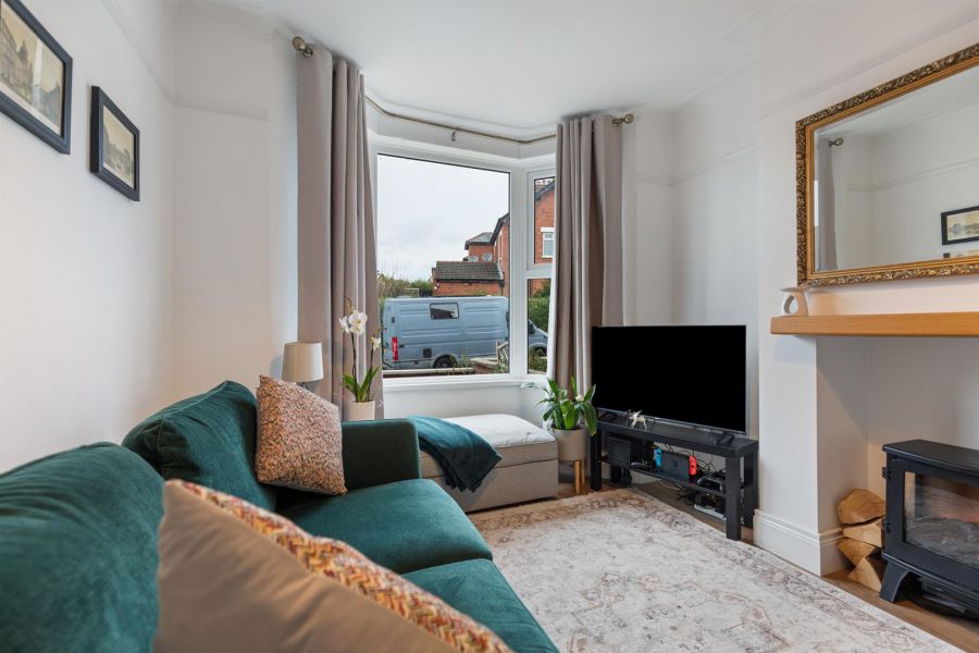 8 Kirkliston Gardens