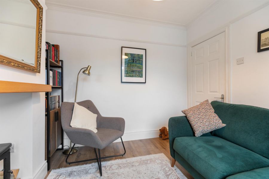 8 Kirkliston Gardens