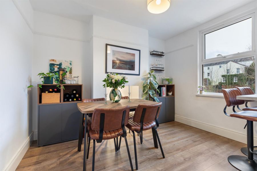 8 Kirkliston Gardens