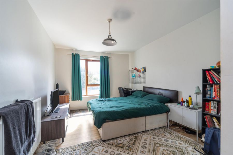 Apt 9, 112 Templemore Avenue