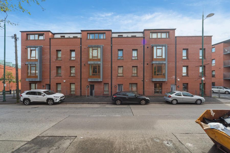 Apt 9, 112 Templemore Avenue