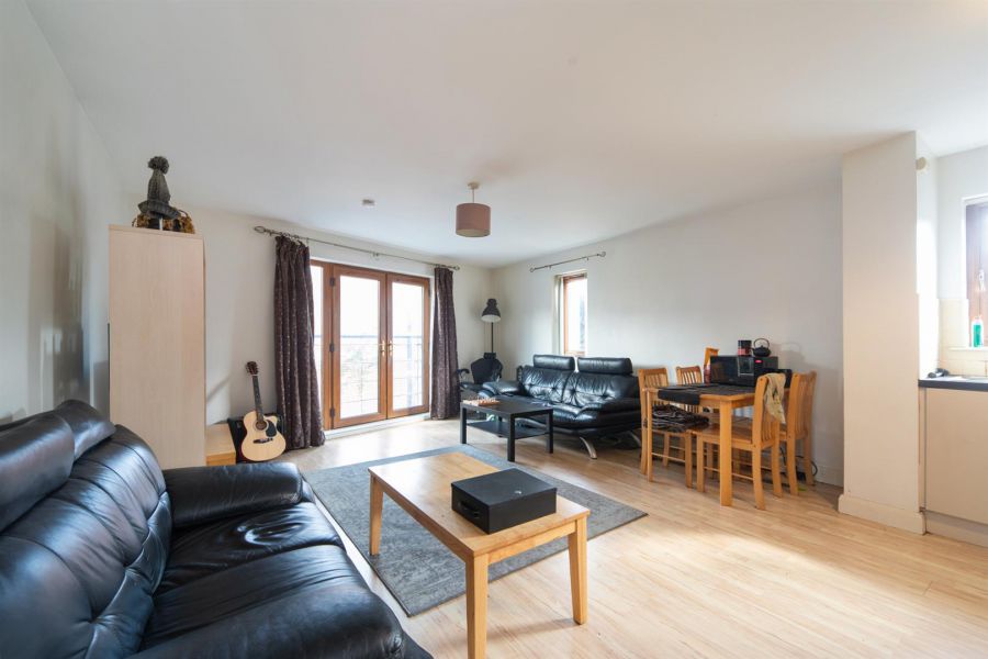 Apt 9, 112 Templemore Avenue