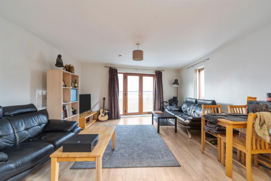 Apt 9, 112 Templemore Avenue