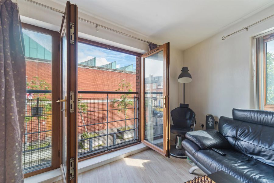 Apt 9, 112 Templemore Avenue