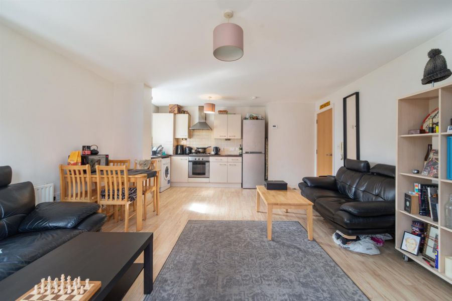Apt 9, 112 Templemore Avenue