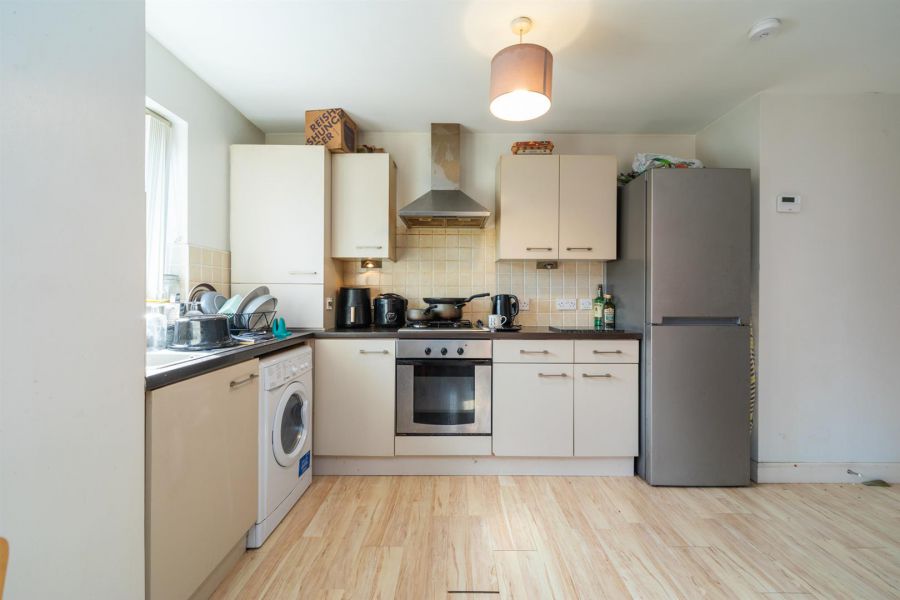 Apt 9, 112 Templemore Avenue