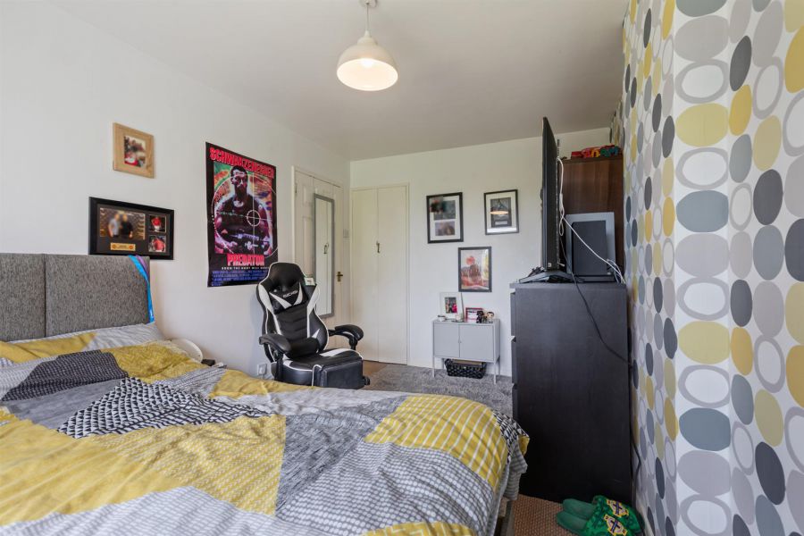 6 Lower Braniel Road