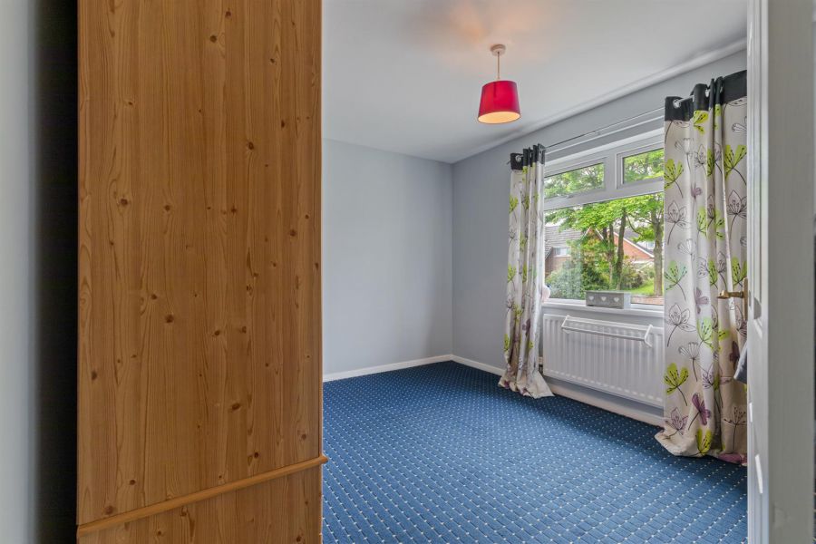 6 Lower Braniel Road