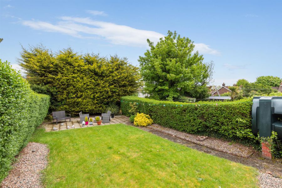 6 Lower Braniel Road