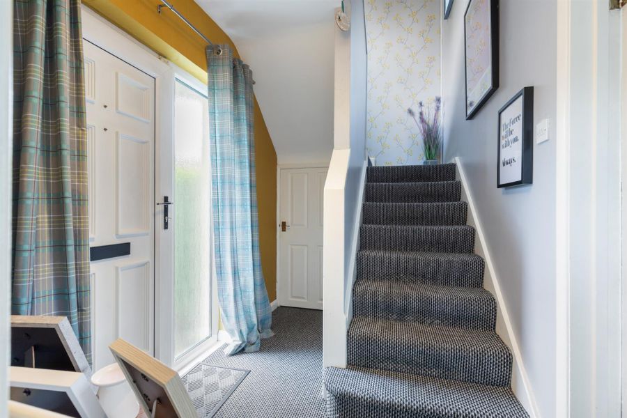 6 Lower Braniel Road