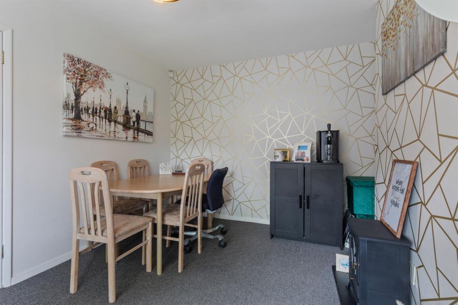 6 Lower Braniel Road