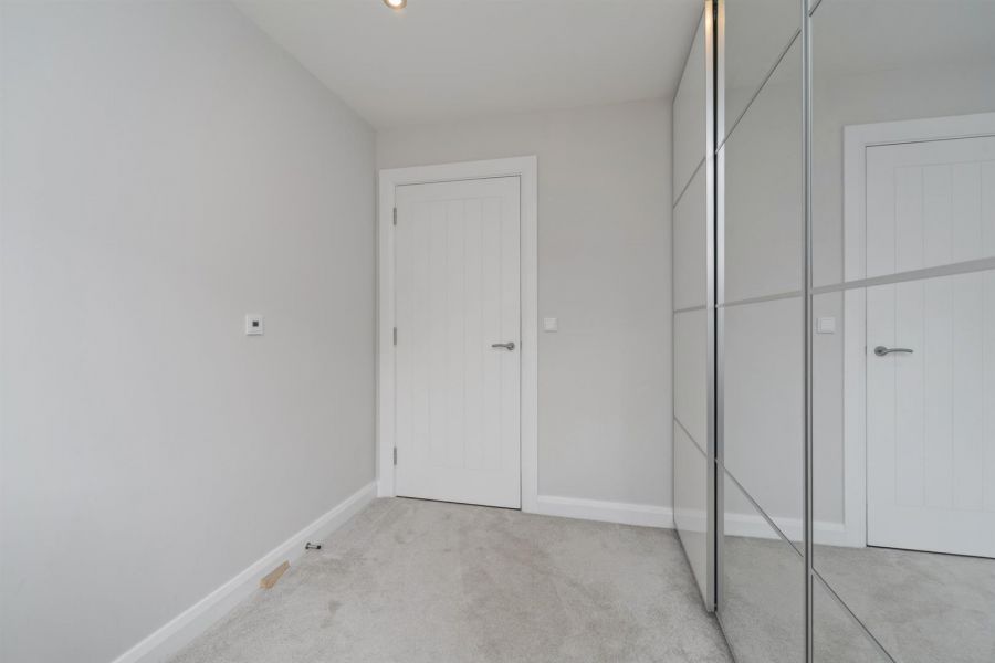 Apt 6 Castlehill Wood