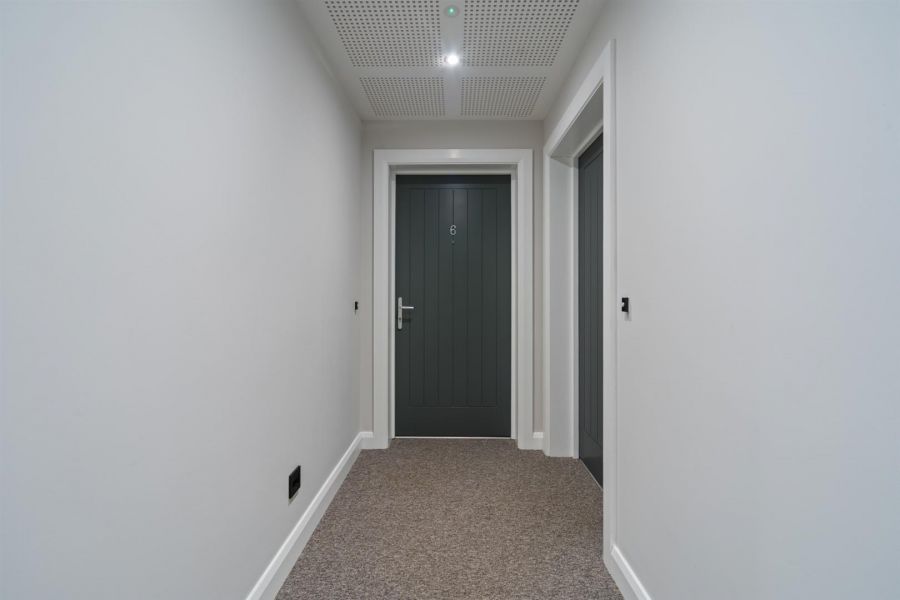 Apt 6 Castlehill Wood