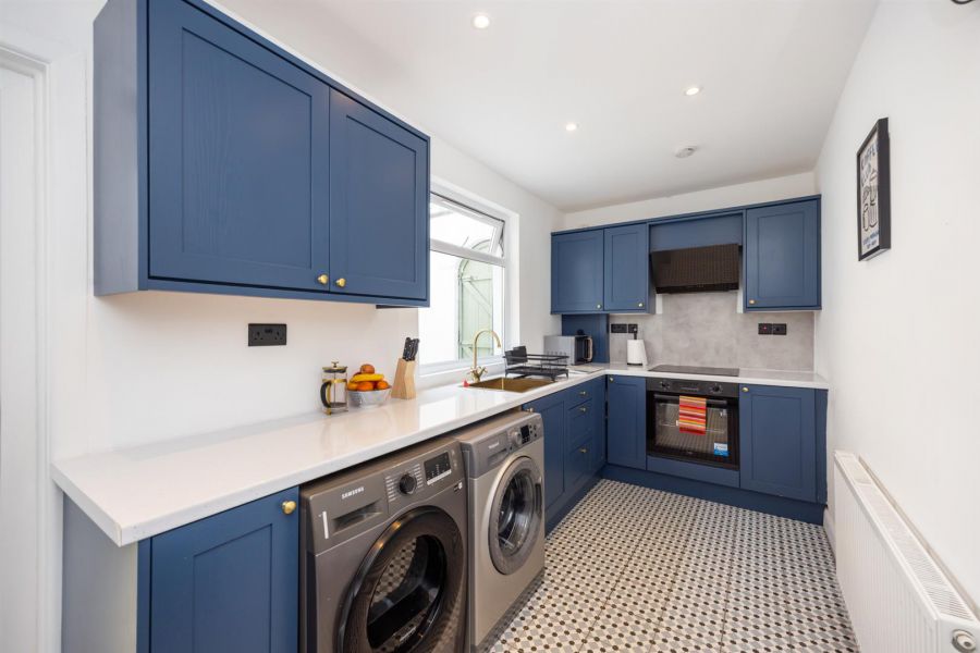 15 Kerrsland Crescent