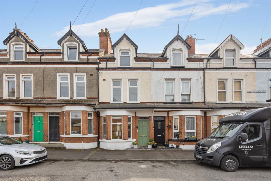 15 Kerrsland Crescent