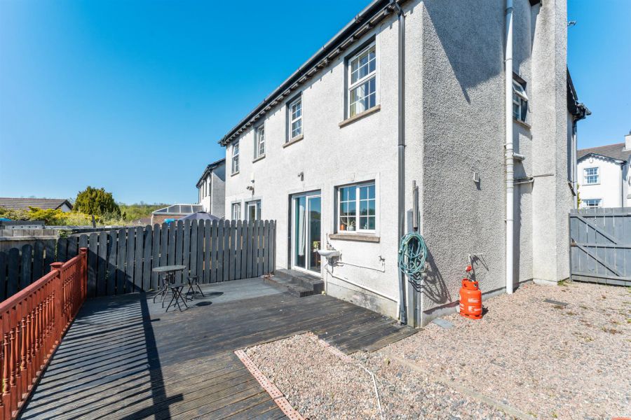 15 Strone Park