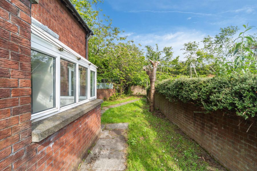 6 Laganview Mews
