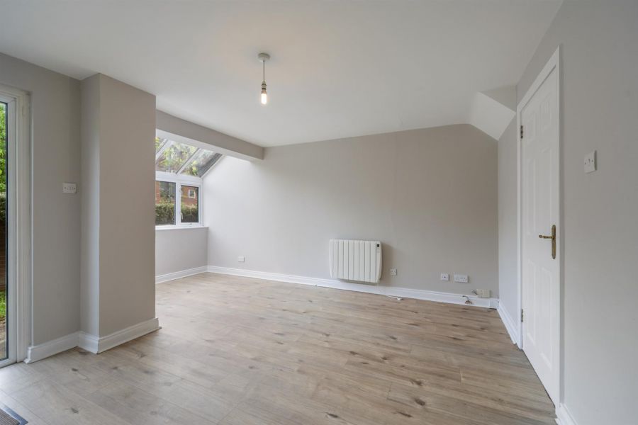 6 Laganview Mews