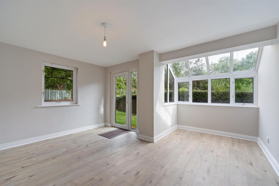 6 Laganview Mews