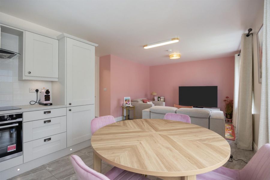 Apt 4 Ebrington Hall