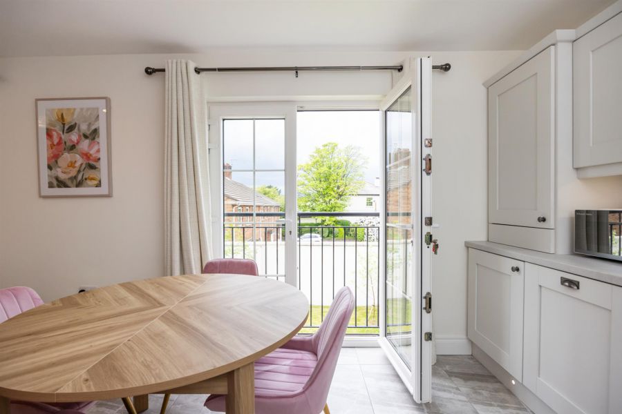Apt 4 Ebrington Hall