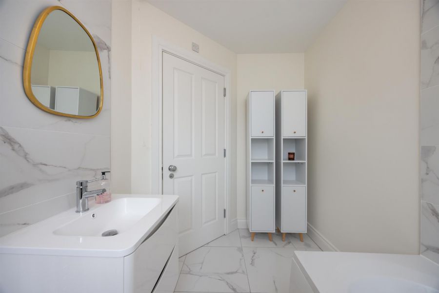 Apt 4 Ebrington Hall