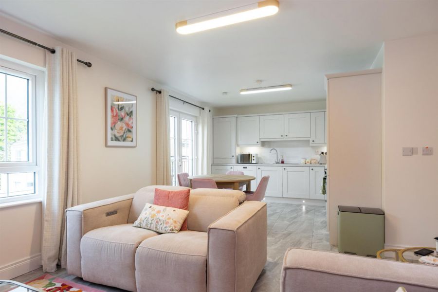 Apt 4 Ebrington Hall