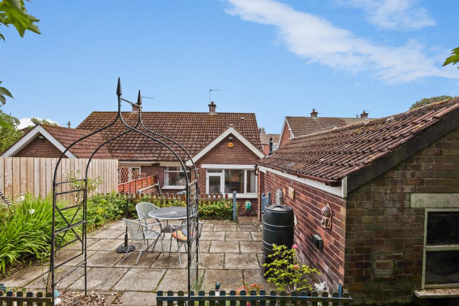 67 Sandhill Gardens