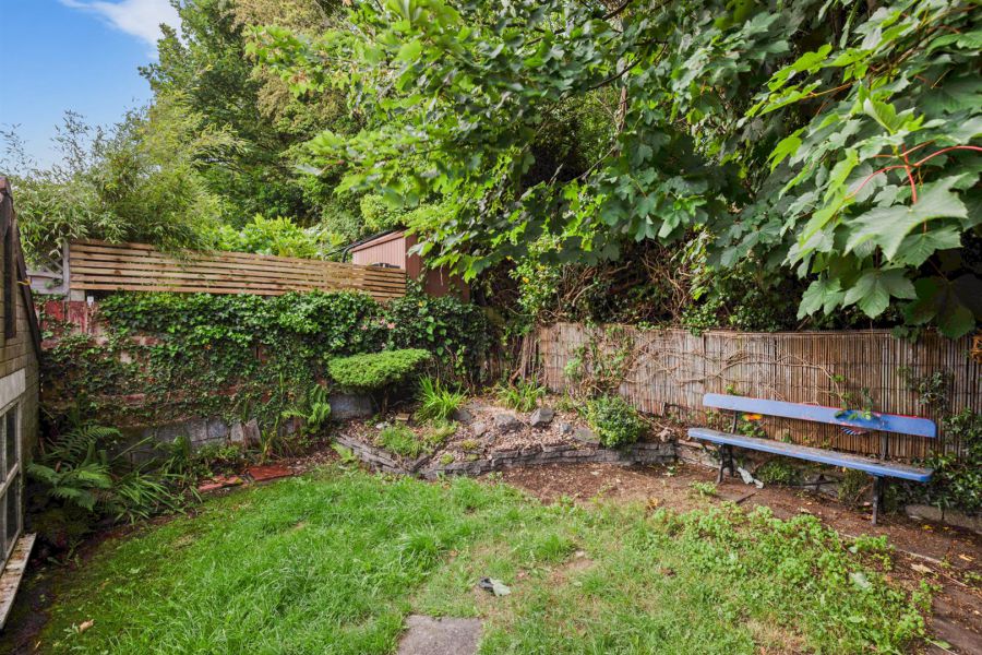 67 Sandhill Gardens