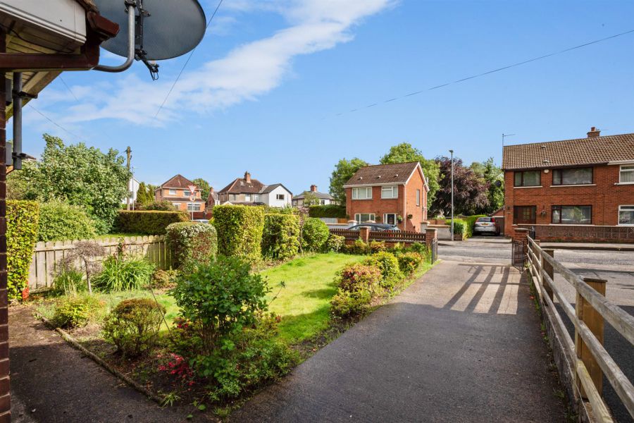 67 Sandhill Gardens