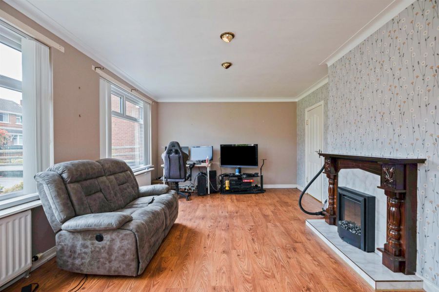 67 Sandhill Gardens