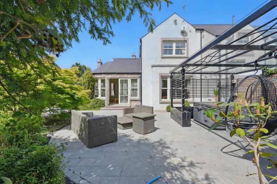 Stonebridge House, 118 Battlehill Road