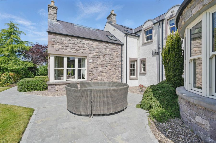 Stonebridge House, 118 Battlehill Road