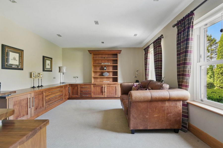 Stonebridge House, 118 Battlehill Road