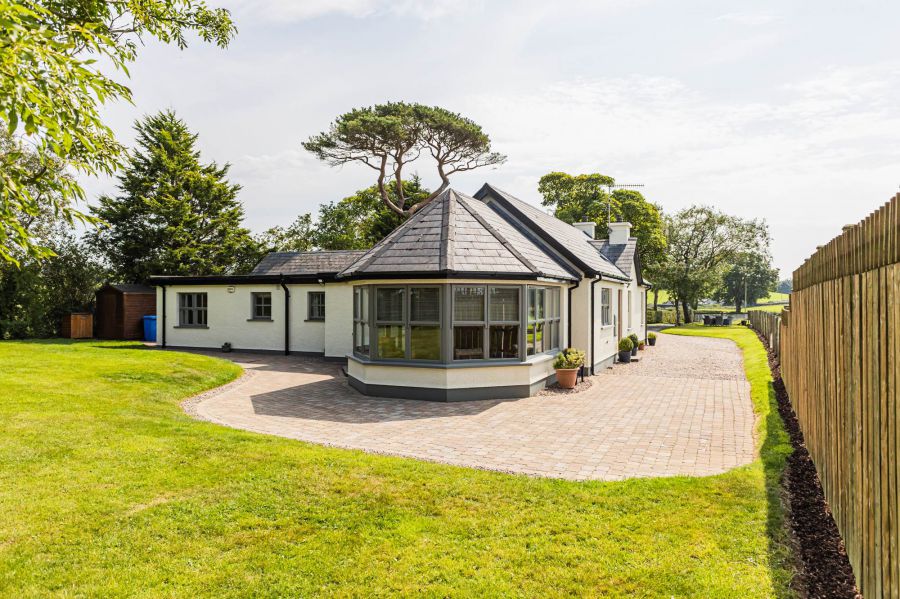 11 Moss Road