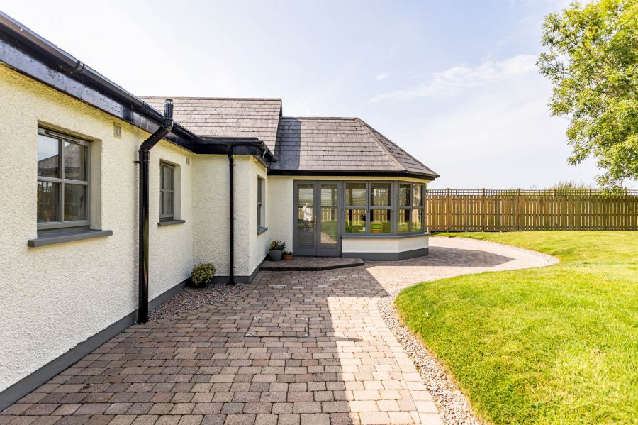 11 Moss Road