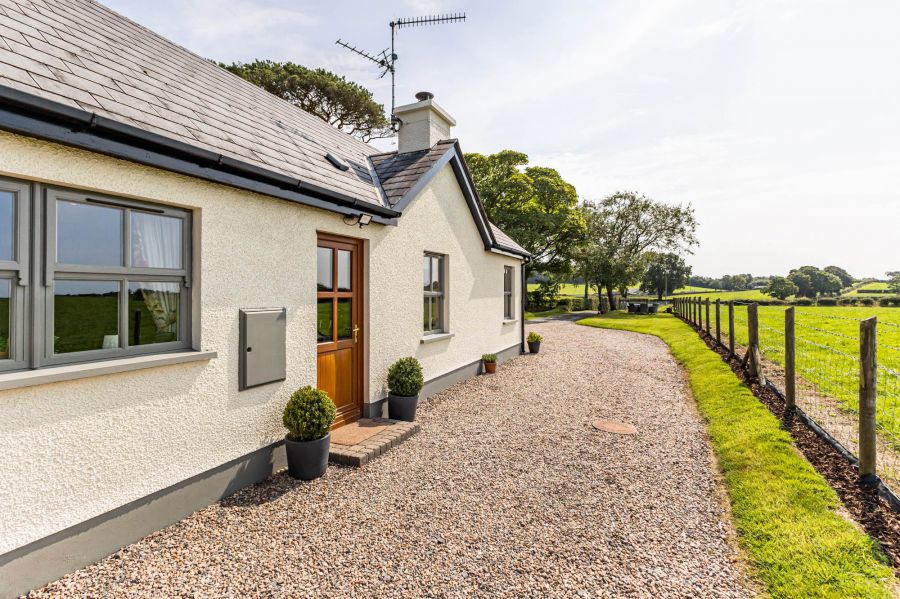 11 Moss Road