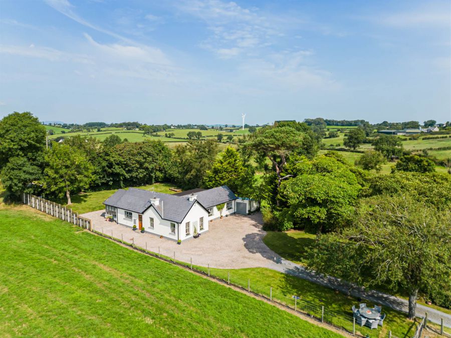 11 Moss Road