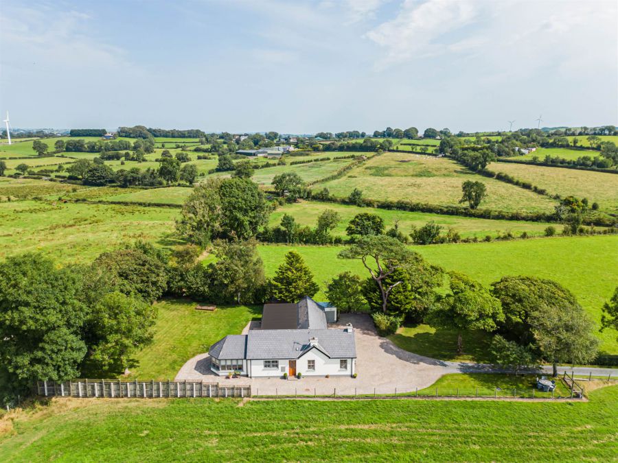 11 Moss Road