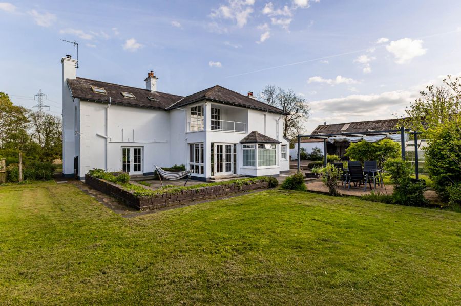 Riverview House, 13 Dagger Road