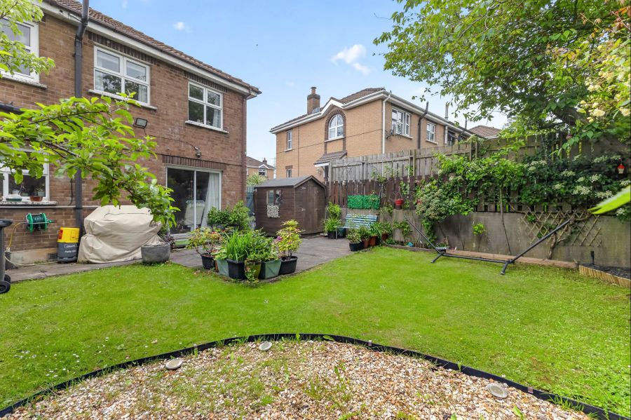 15 Briar Hill