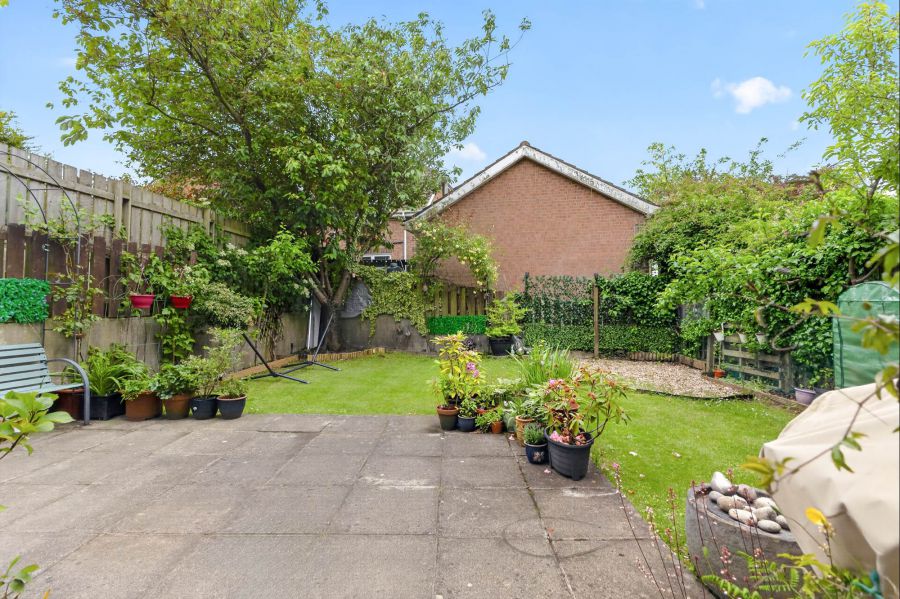 15 Briar Hill