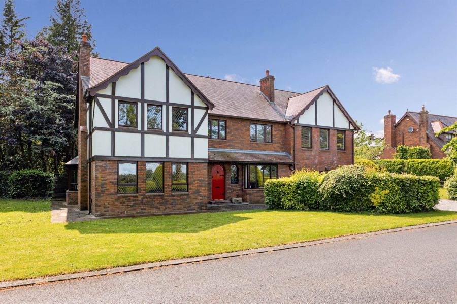 The Lodge, 1 Sandringham Court