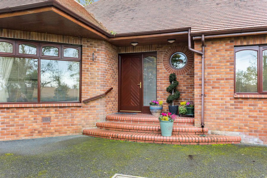 Lisbane Lodge, 9 Lisbane Road