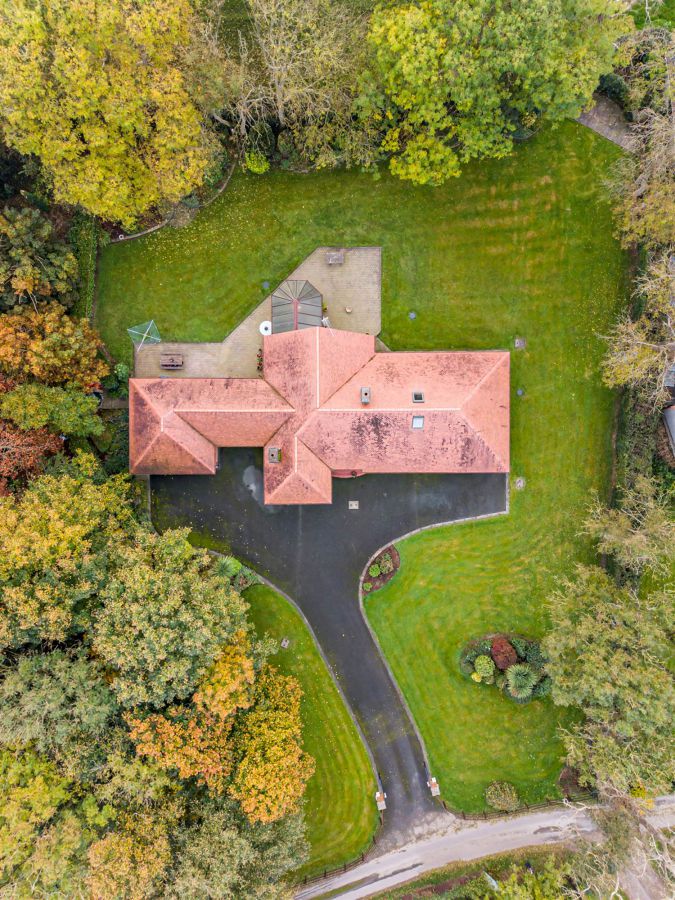 Lisbane Lodge, 9 Lisbane Road