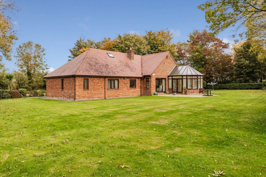 Lisbane Lodge, 9 Lisbane Road